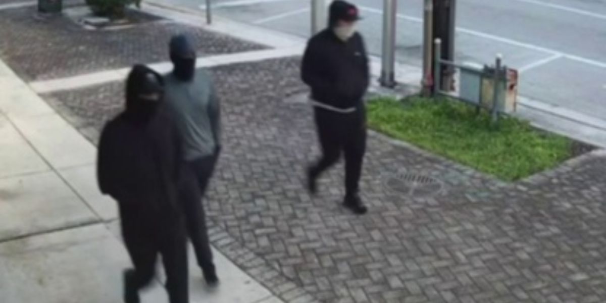 Masked Robbers Strike Miami Beach Steakhouse, Terrifying Diners with Knives