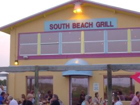 Florida Waterfront Restaurant Closed, Cleared for Parking Expansion