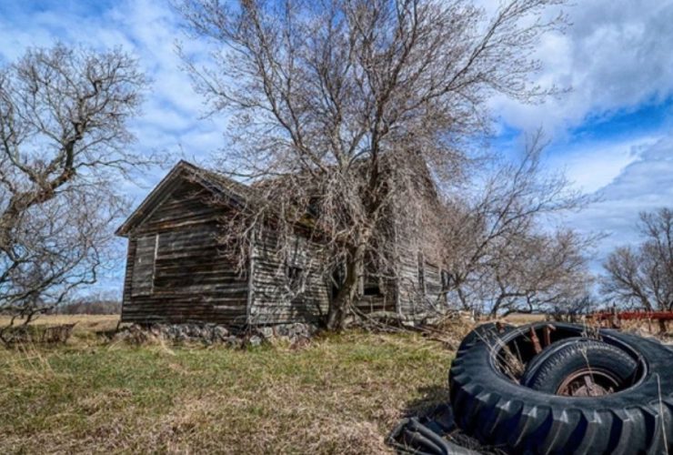 Echoes of History: North Dakota's 5 Abandoned Towns Revealed