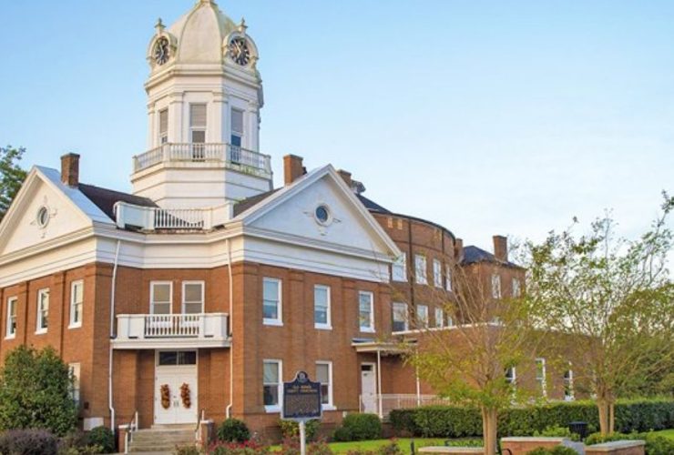 Golden Years in Sweet Home Alabama's 5 Perfect Towns for Retirees