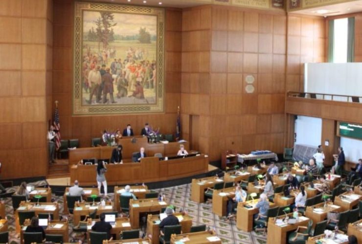 Oregon Lawmakers Pass Bill to Recriminalize Hard Drug Possession, Nullifying Measure 110