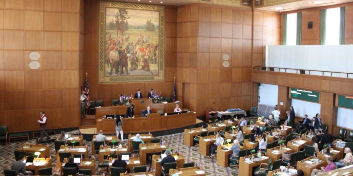 Oregon Lawmakers Pass Bill to Recriminalize Hard Drug Possession, Nullifying Measure 110