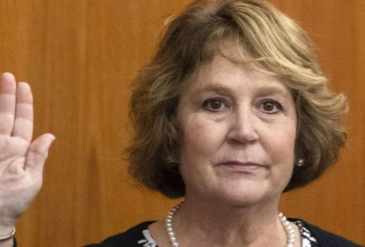 State Inquiry into Jury Tampering Forces Resignation of South Carolina Court Official in Murdaugh Case