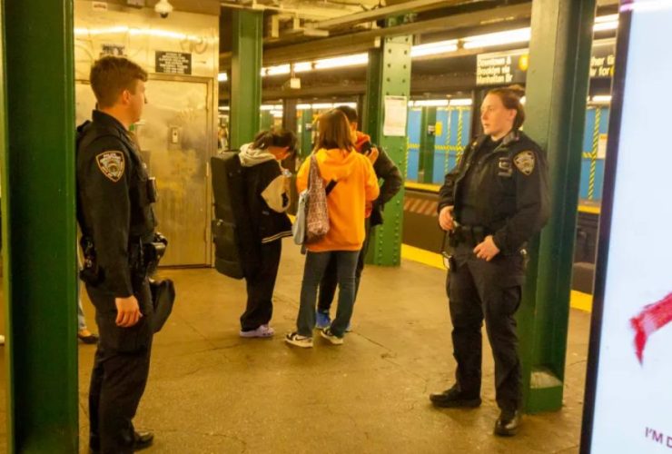 Bizarre Subway Brawl Two Men Tumble Onto NYC Tracks, NYPD Reports