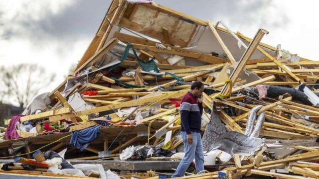 Continued Tornado Warning 4 Hurt, 83 Tornadoes Recorded 