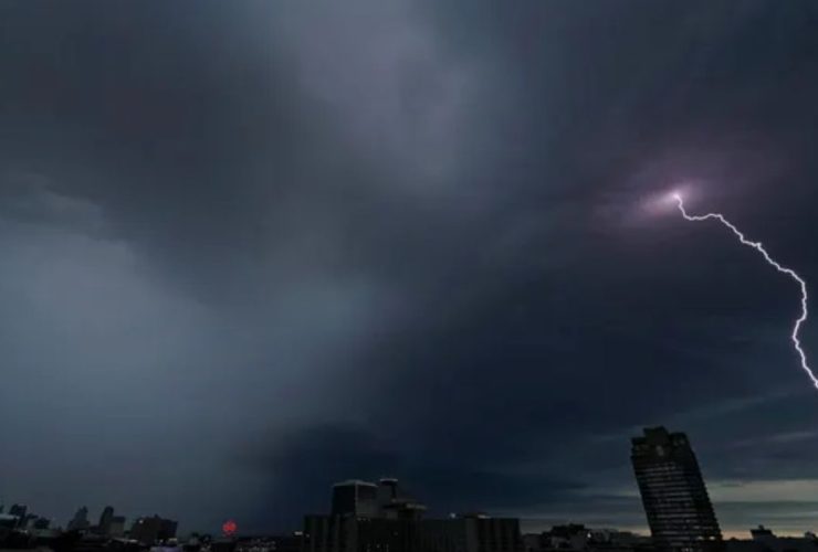 Extreme Weather Alert: Central U.S. On High Alert