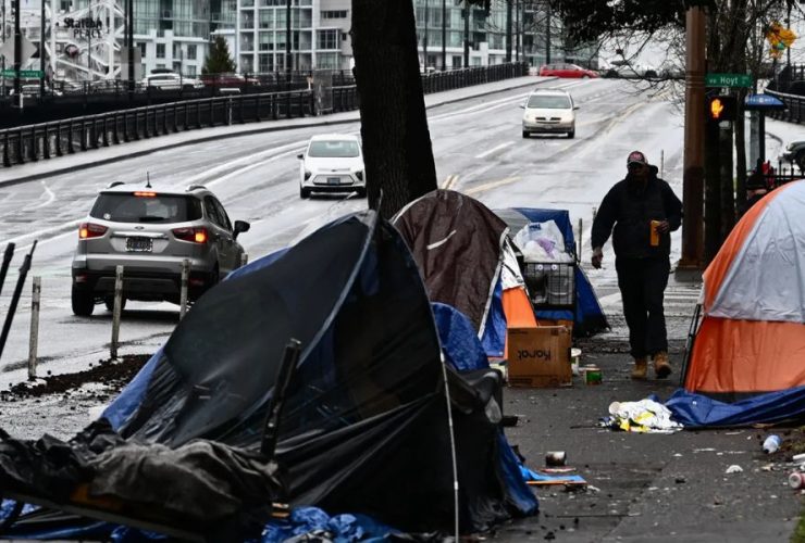 Justice on Trial: Supreme Court Considers Criminalizing Homelessness Activity