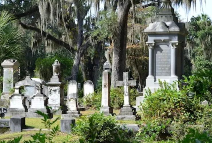 Savannah's Rich History: Journey Through Bonaventure Cemetery's Haunting Beauty