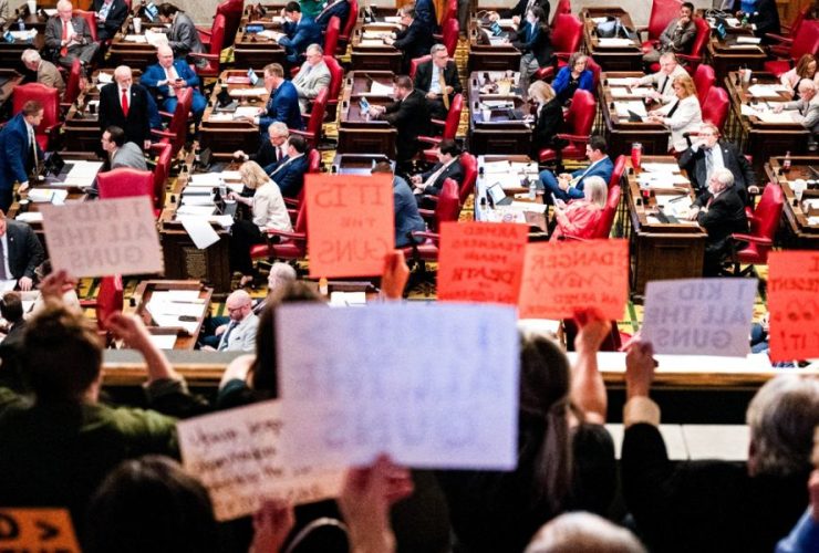 Tennessee Legislature Approves Measure Allowing Teachers to Carry Firearms