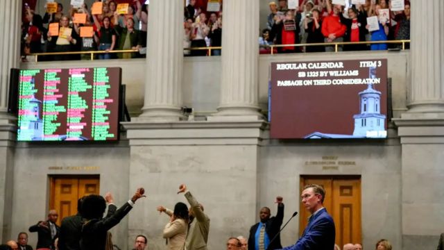 Tennessee Legislature Approves Measure Allowing Teachers to Carry Firearms