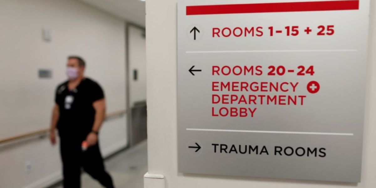 Virginia's Healthcare Directive: On-Site Doctors Required in ER-Equipped Hospitals by 2025