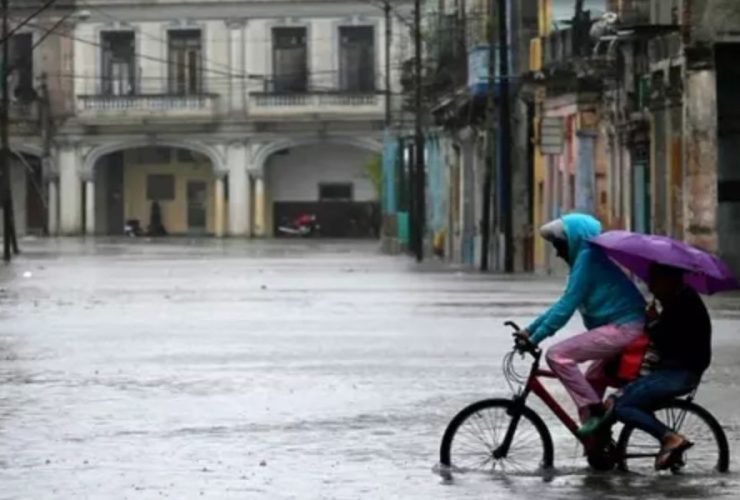 Emergency Response Underway: Texas Hit Hard by Fatal Storm, Power Crisis Looms
