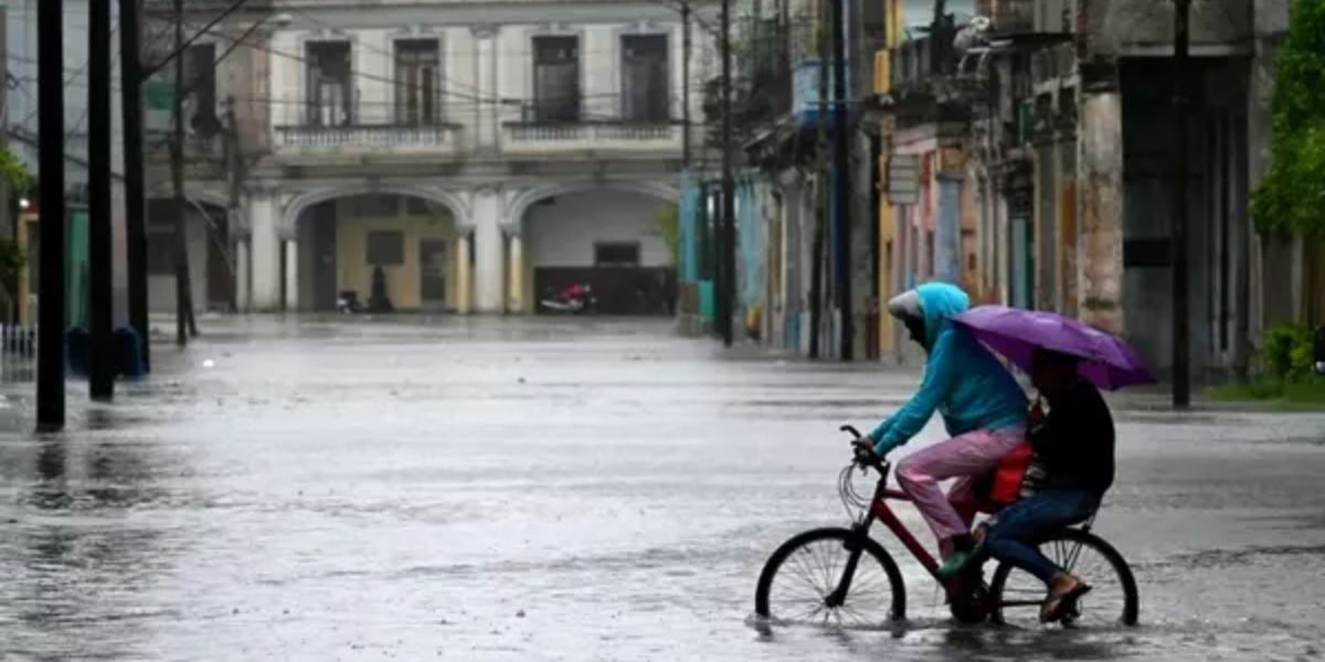 Emergency Response Underway: Texas Hit Hard by Fatal Storm, Power Crisis Looms