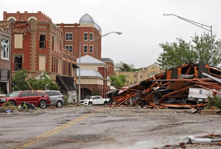 Fatal Kansas Tornado: 1 Dead, Dozens of Homes Destroyed