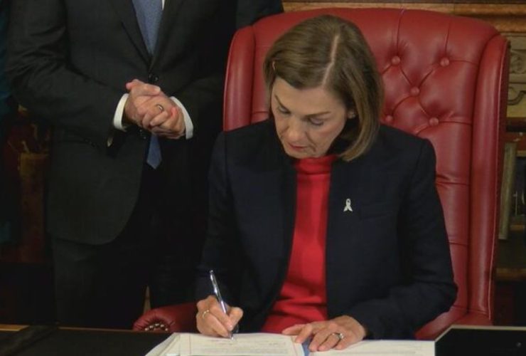 Flat Income Tax Legislation Among Governor Reynolds' Signed Bills
