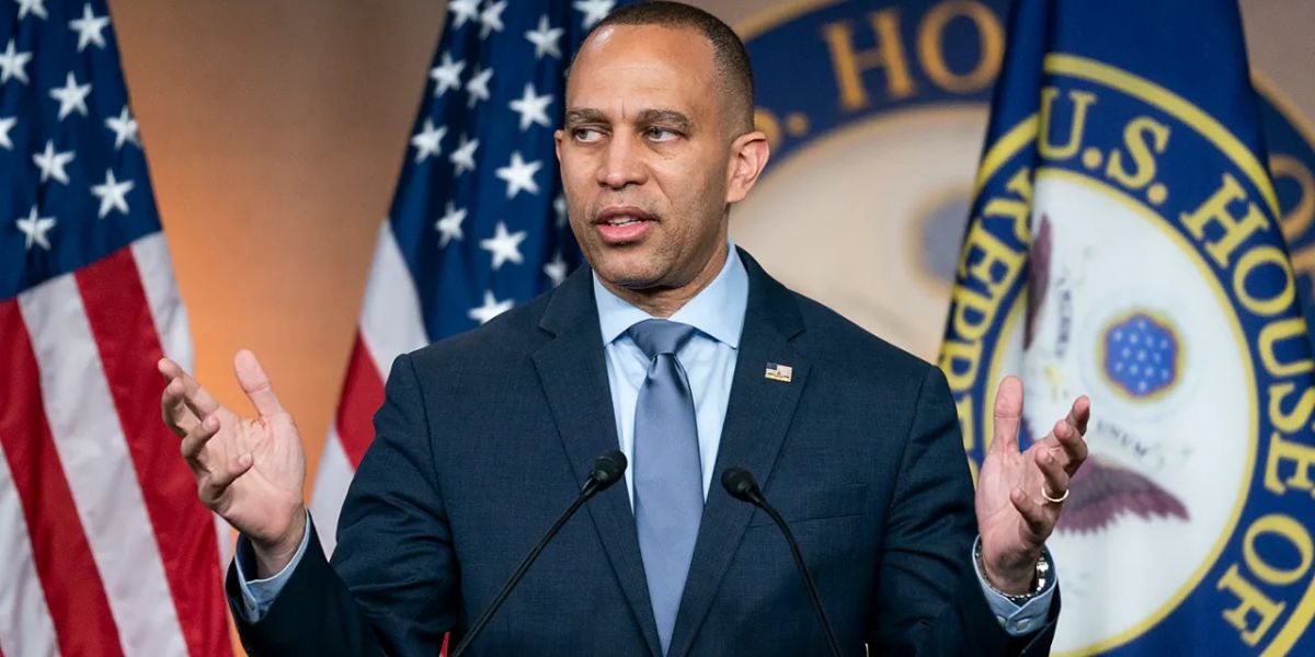 Jeffries Demands Apology from Alito for 'Disrespecting' American Flag
