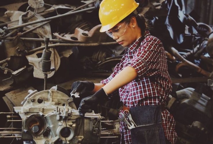 California Joins States Requiring Heat Protections for Indoor Workers