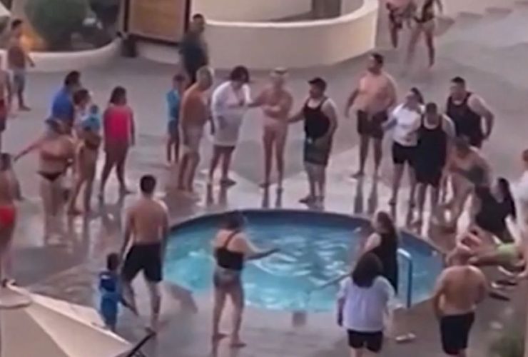 Deadly Electrocution: American Tourist Dies, Wife Injured in Mexican Resort Hot Tub
