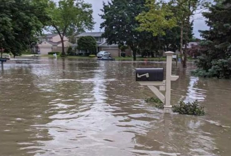 Emergency in West Michigan 28,000 Without Power, Flooding Rises