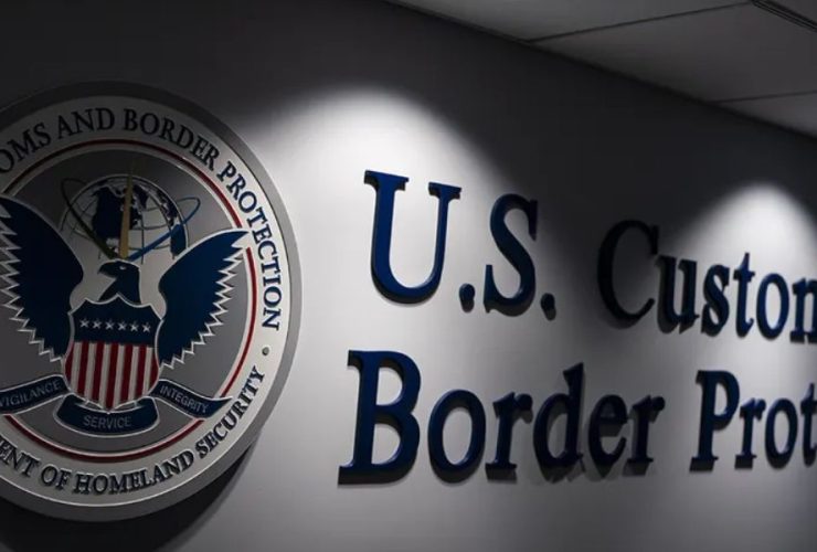 Former Customs Officer at Florida Airport Pleads Guilty to $19,000 Theft from Passengers