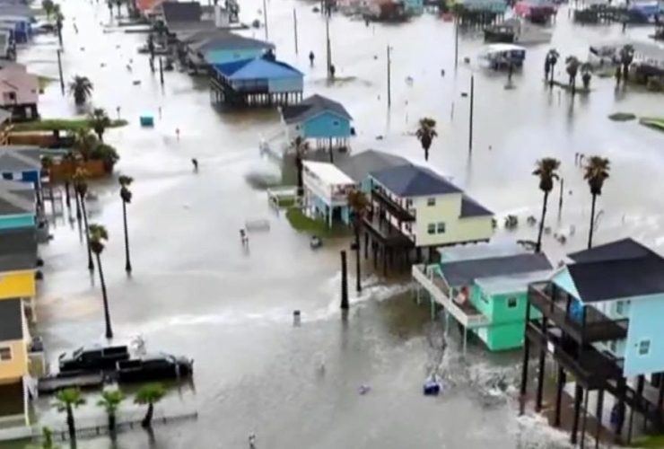 Texas Braces for Flooding and High Winds as Tropical Storm Alberto Advances