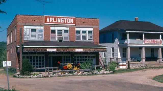 The Haunting Truth Behind These 4 Abandoned Ghost Towns in Missouri 