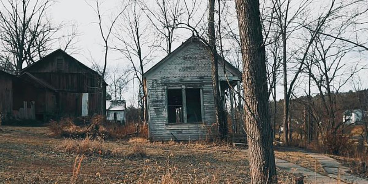 The Haunting Truth Behind These 4 Abandoned Ghost Towns in Missouri