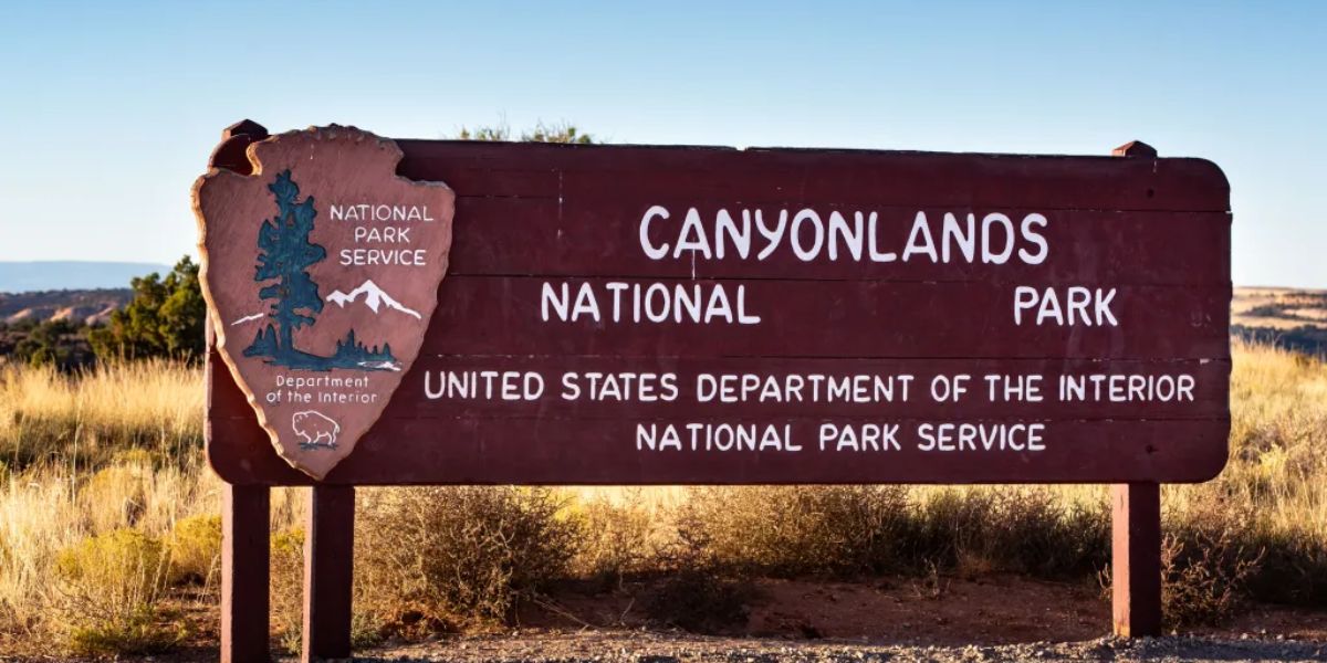 Fatal Heatstroke Father and Daughter's Tragic End in Canyonlands National Park