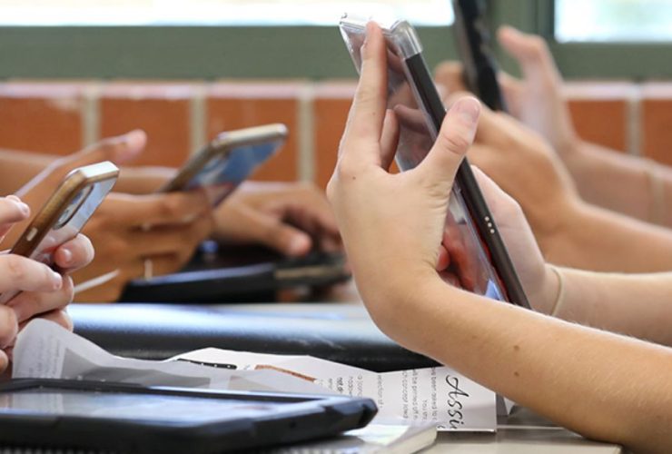 Indiana Schools to Implement New Cell Phone Guidelines and Absenteeism Rules
