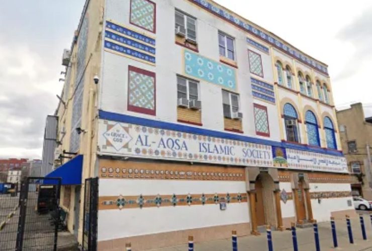 Man Killed in Execution-Style Shooting Outside Mosque