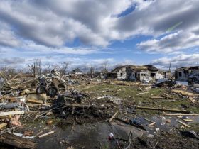 Midwest Endures Eight Tornadoes, Chicago Downtown Not Spared