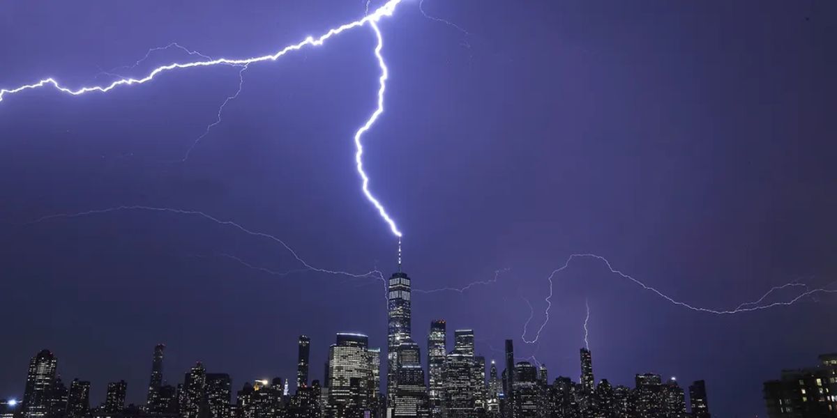 Storm Surge Philadelphia and NYC Grapple with Intense Wednesday Weather