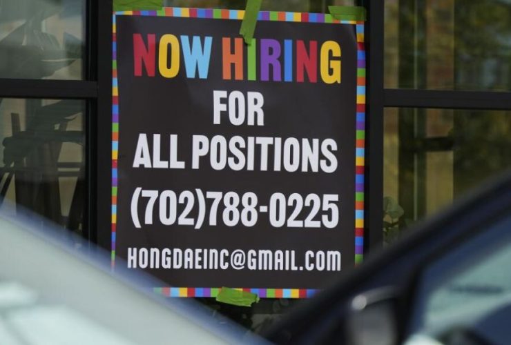 U.S. Jobless Claims Drop as Labor Market Stays Resilient Amid High Interest Rates