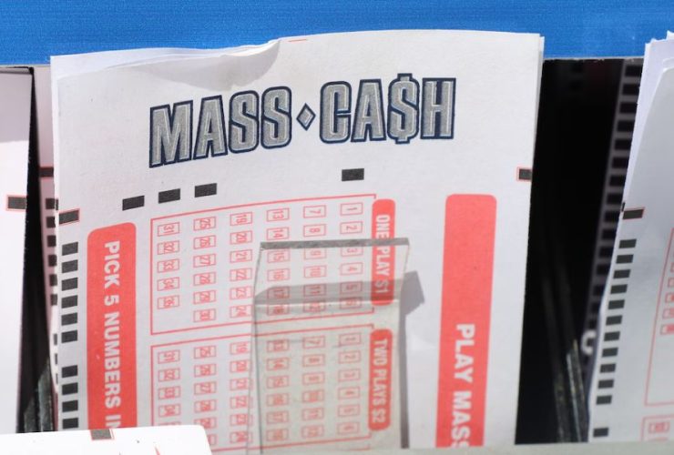 7-Eleven Sells $100,000 Winning Ticket in Mass. State Lottery
