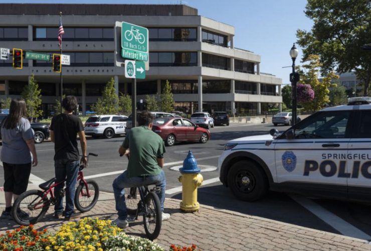 Panic in Springfield: Children on Edge Amid False Migrant Rumors and Bomb Scares