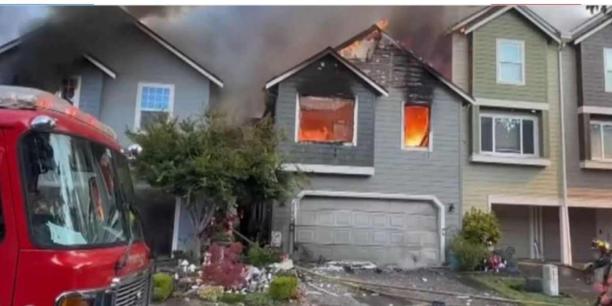 Three Killed in Portland Suburbs as Twin-Engine Plane Crashes into Townhomes