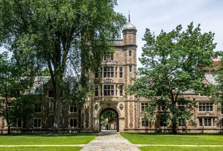 Rabbi's Home Targeted by Gunman While Hosting Jewish Holiday Gathering in Michigan