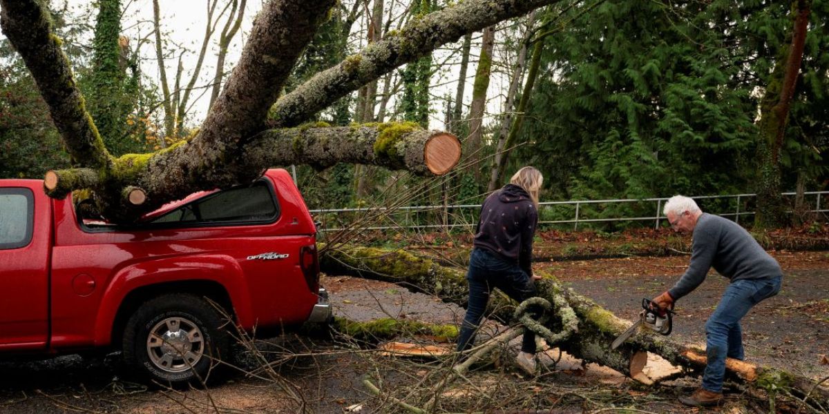 Deadly Bomb Cyclone Strikes Washington State, 2 Confirmed Dead