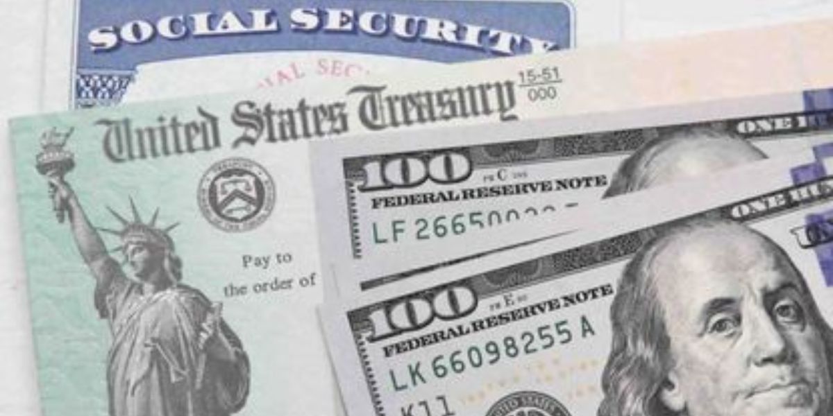 November's Last Social Security Checks: Are You Receiving $696 or $1,542?