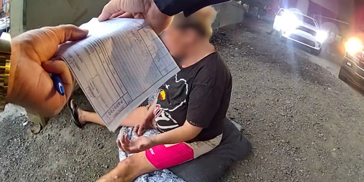 'I'm Leaking Out' Kentucky Cop Detains Homeless Woman in Labor, Delays Help During Contractions (1)