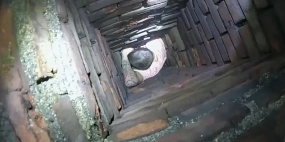 Man from Massachusetts Gets Stuck Santa-style in a Chimney While Evading Police