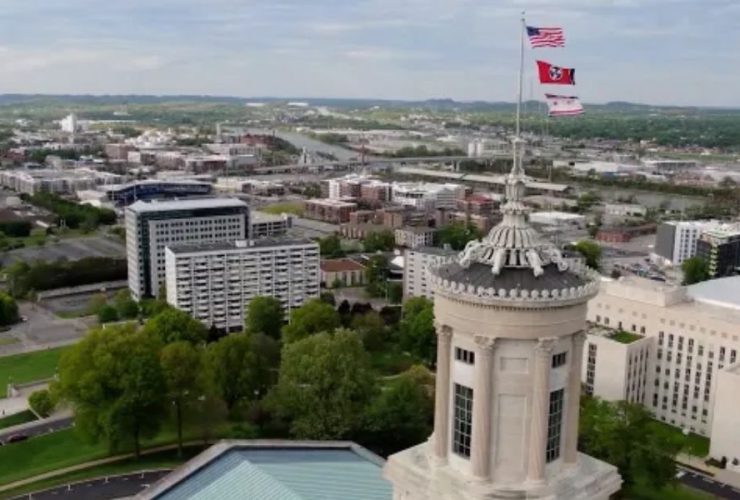 Tennessee Bills Target Illegal Immigration with Sanctuary City Transport and Color-Coded Driver’s Licenses