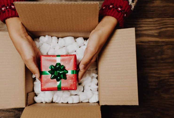 Plan Ahead How to Avoid Extra Holiday Shipping Costs by Meeting Deadlines