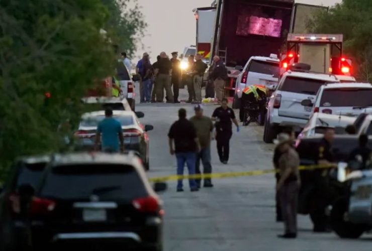 Texas Smuggling Operation Man Arrested for Transporting 100 Migrants in Locked Trailer