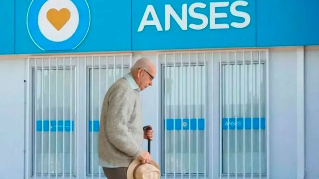 Argentina Cómo acceder a la prestación por edad avanzada para mayores de 70 años – Requisitos, monto y pasos para tramitarla